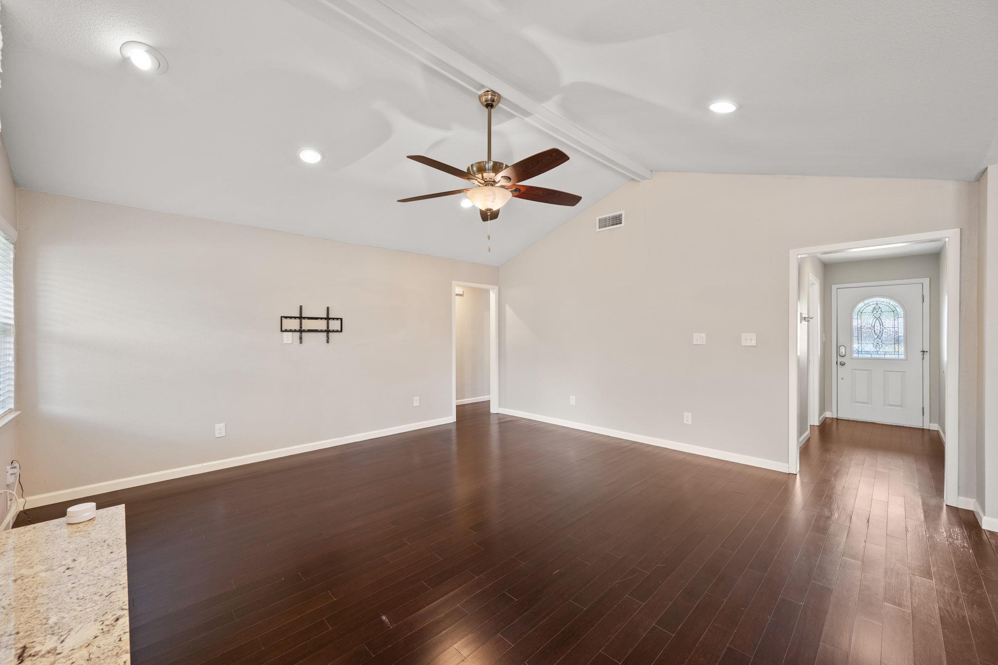 8511 Daleview Dr Property Photo 6