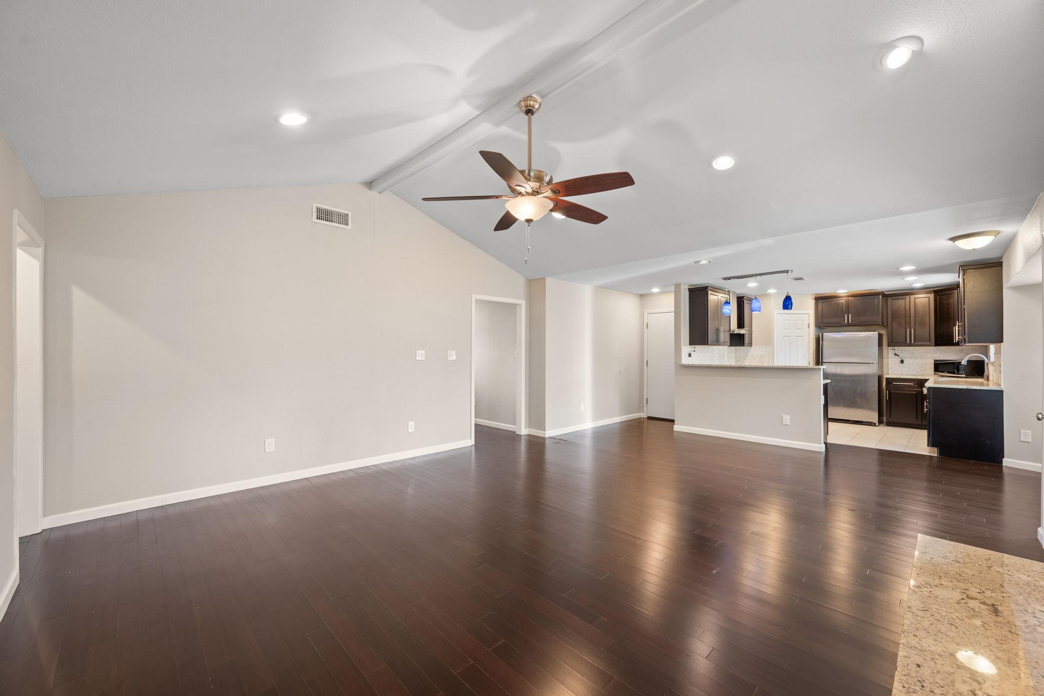 8511 Daleview Dr Property Photo 7