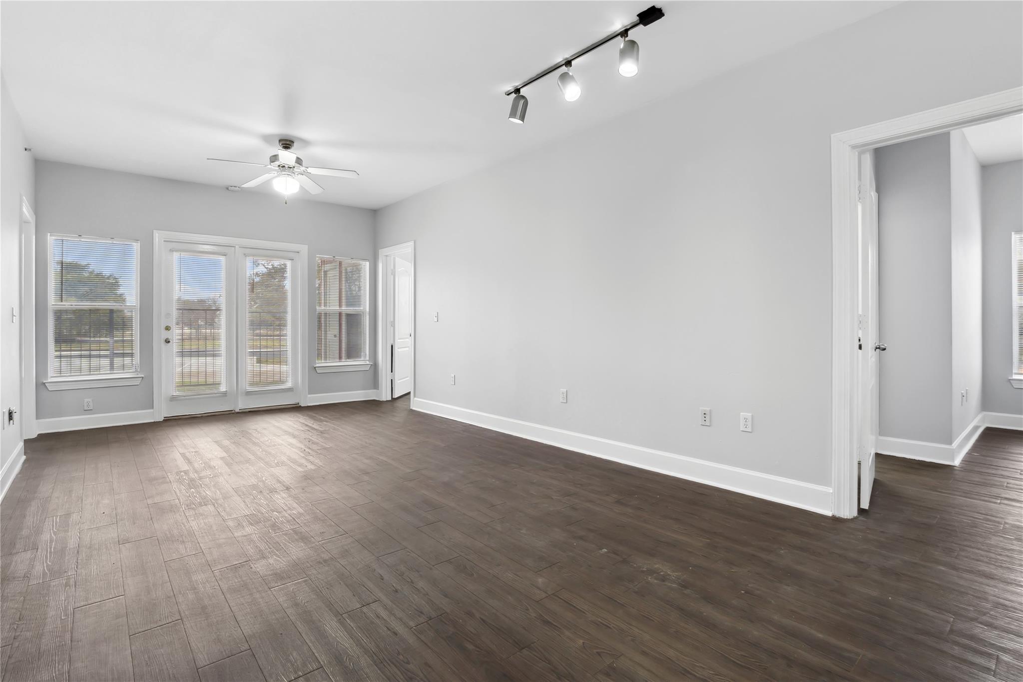 1901 Crossing Pl 3101 Property Photo