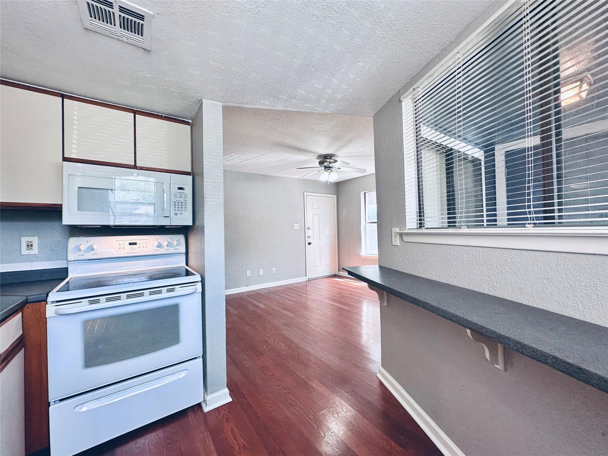 2500 Burleson Rd #209 Property Photo 12