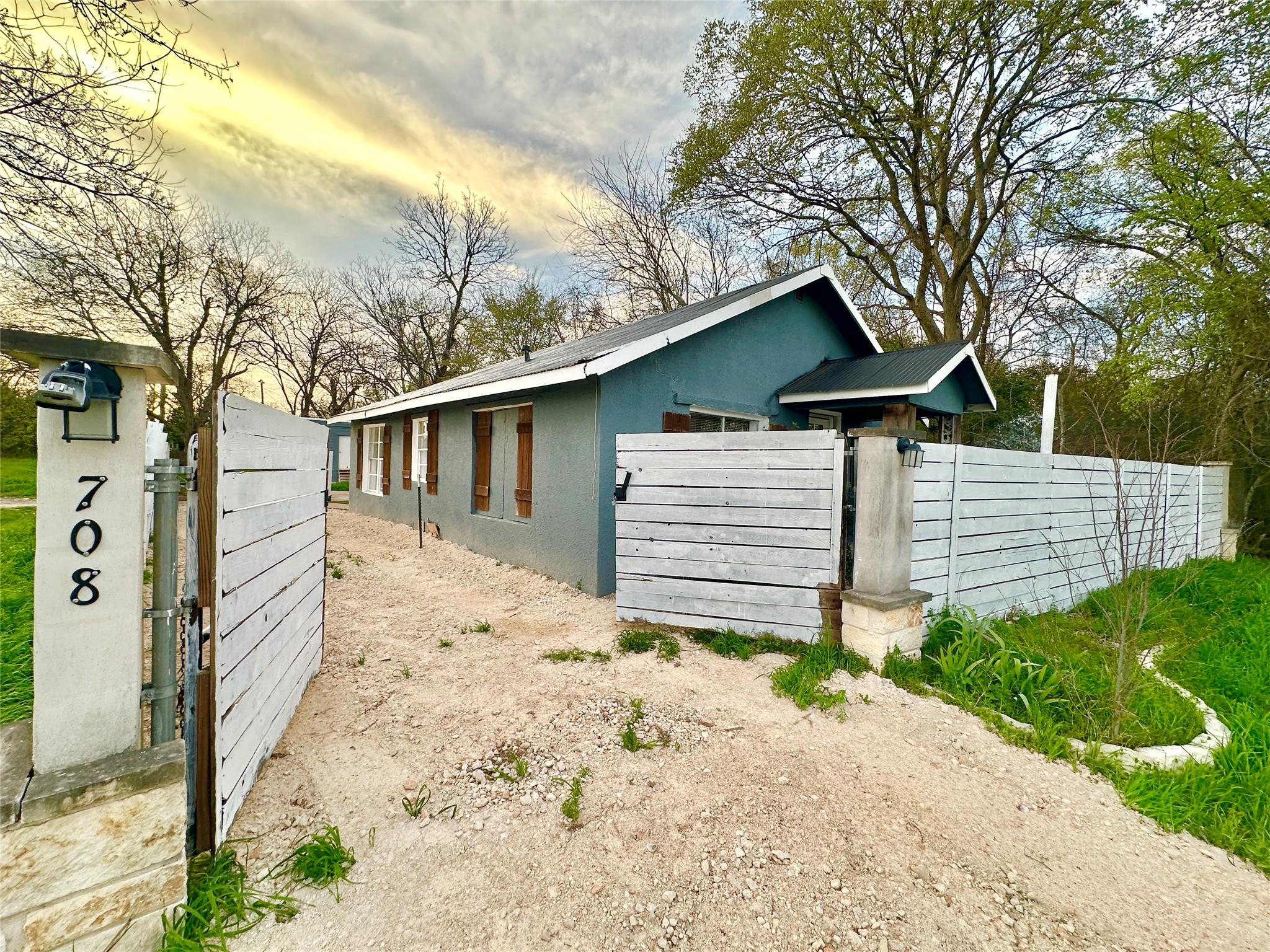 238 Highway 95 Property Photo