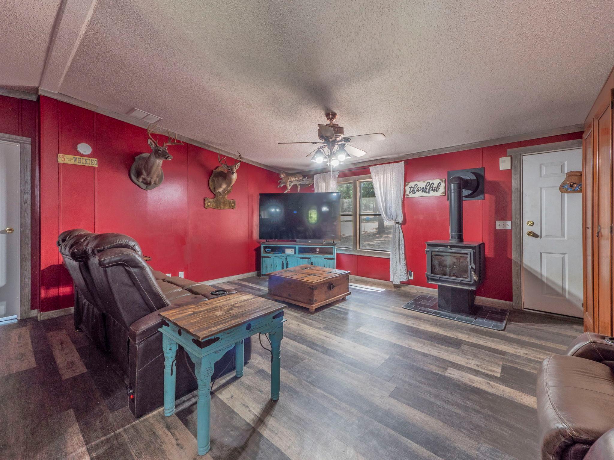 146 Fealy Rd Property Photo 3