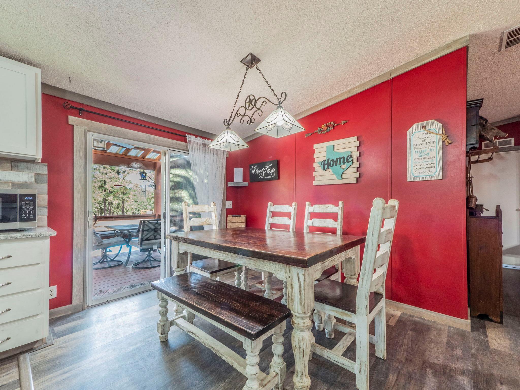 146 Fealy Rd Property Photo 5