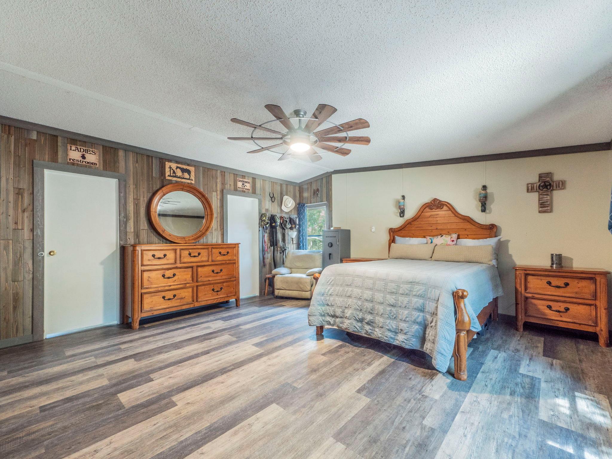 146 Fealy Rd Property Photo 10