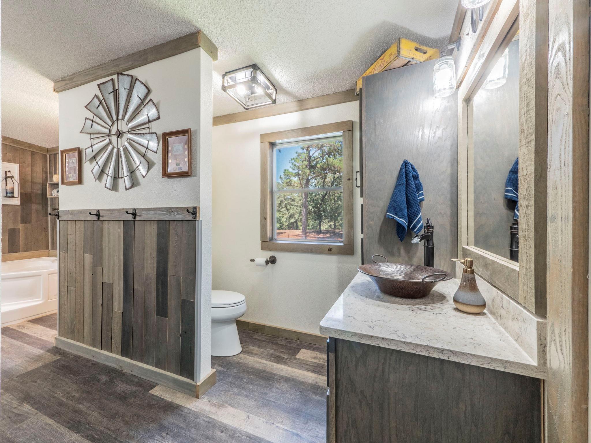 146 Fealy Rd Property Photo 11