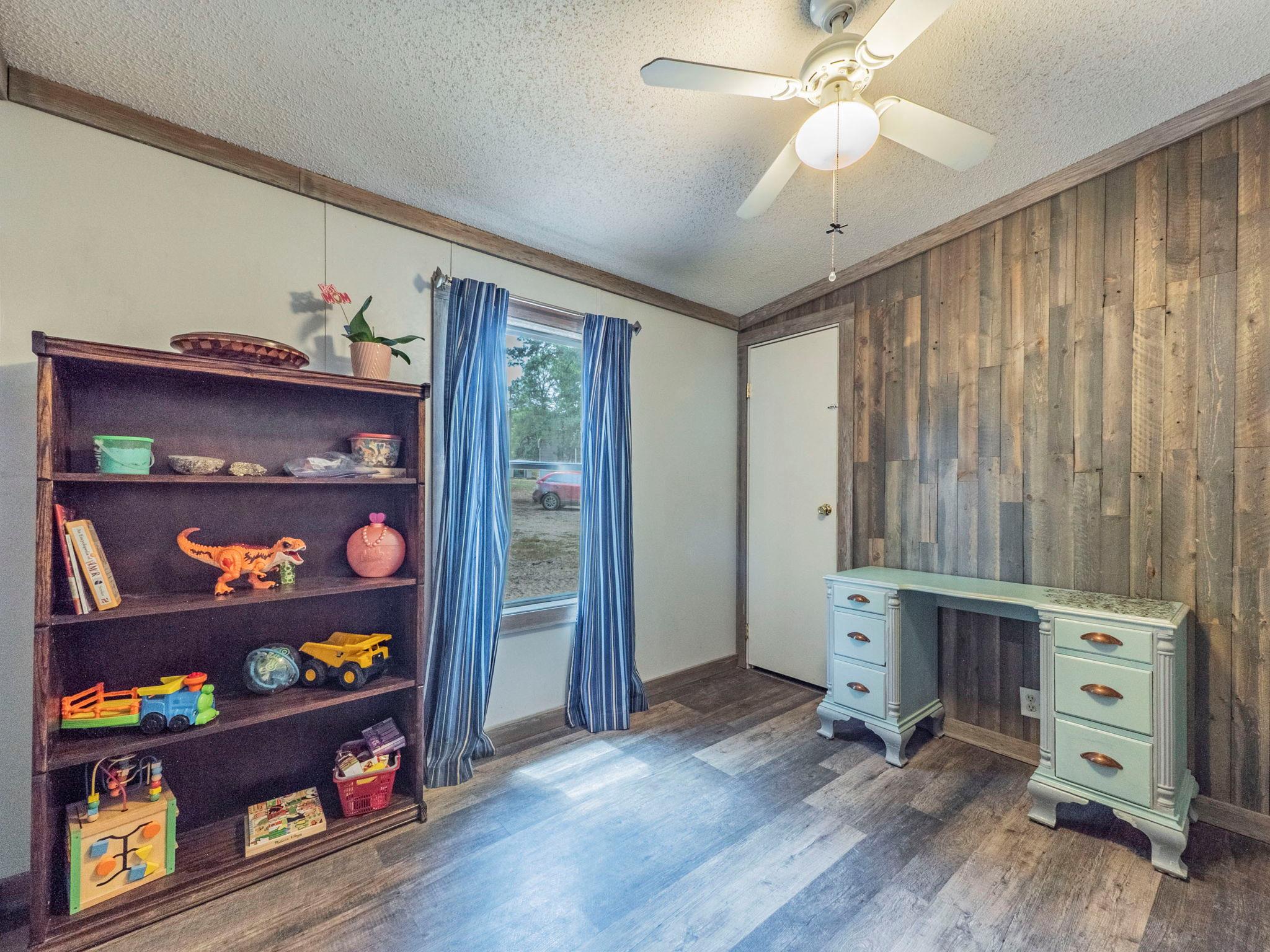 146 Fealy Rd Property Photo 15