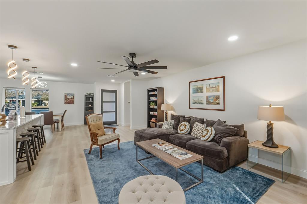 2107 Lewood Cir Property Photo 5