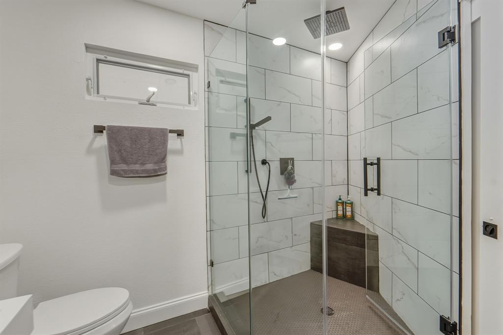 2107 Lewood Cir Property Photo 12