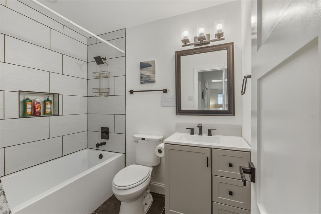 2107 Lewood Cir Property Photo 17
