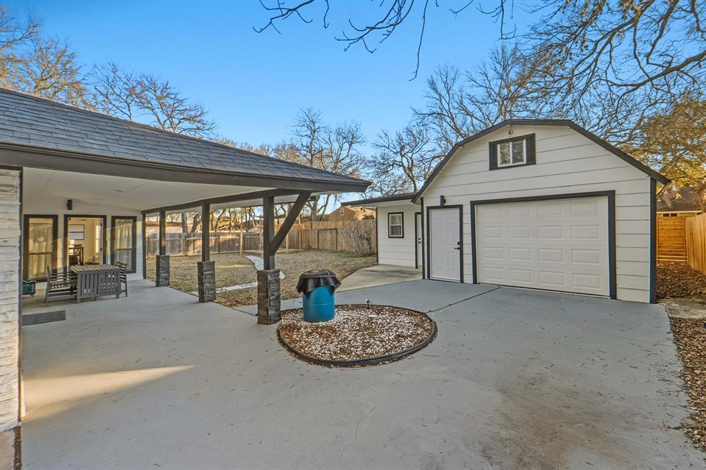 2107 Lewood Cir Property Photo 25
