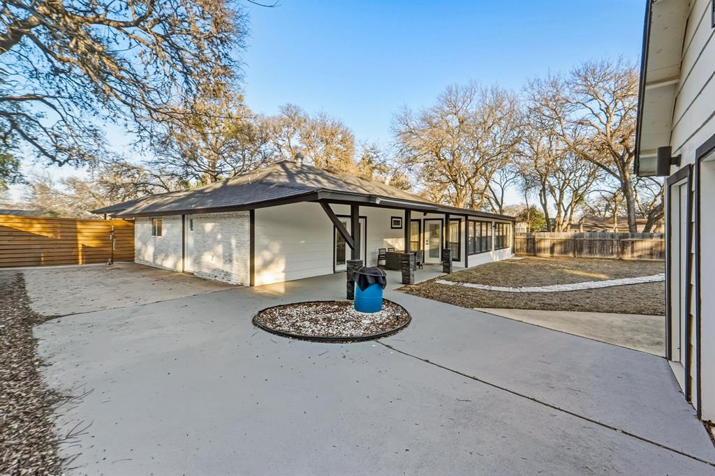 2107 Lewood Cir Property Photo 26