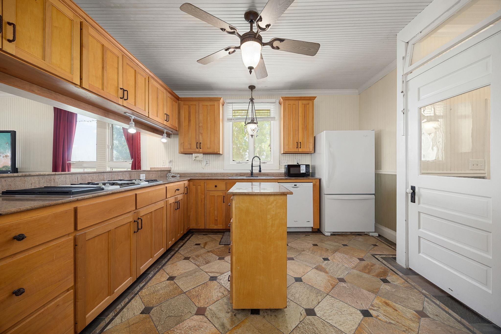 550 County Road 471 None Property Photo 15
