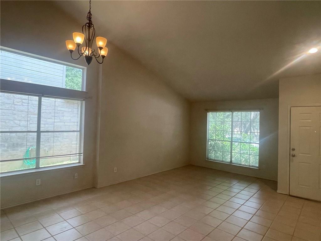 613 Stallion Dr Property Photo 3
