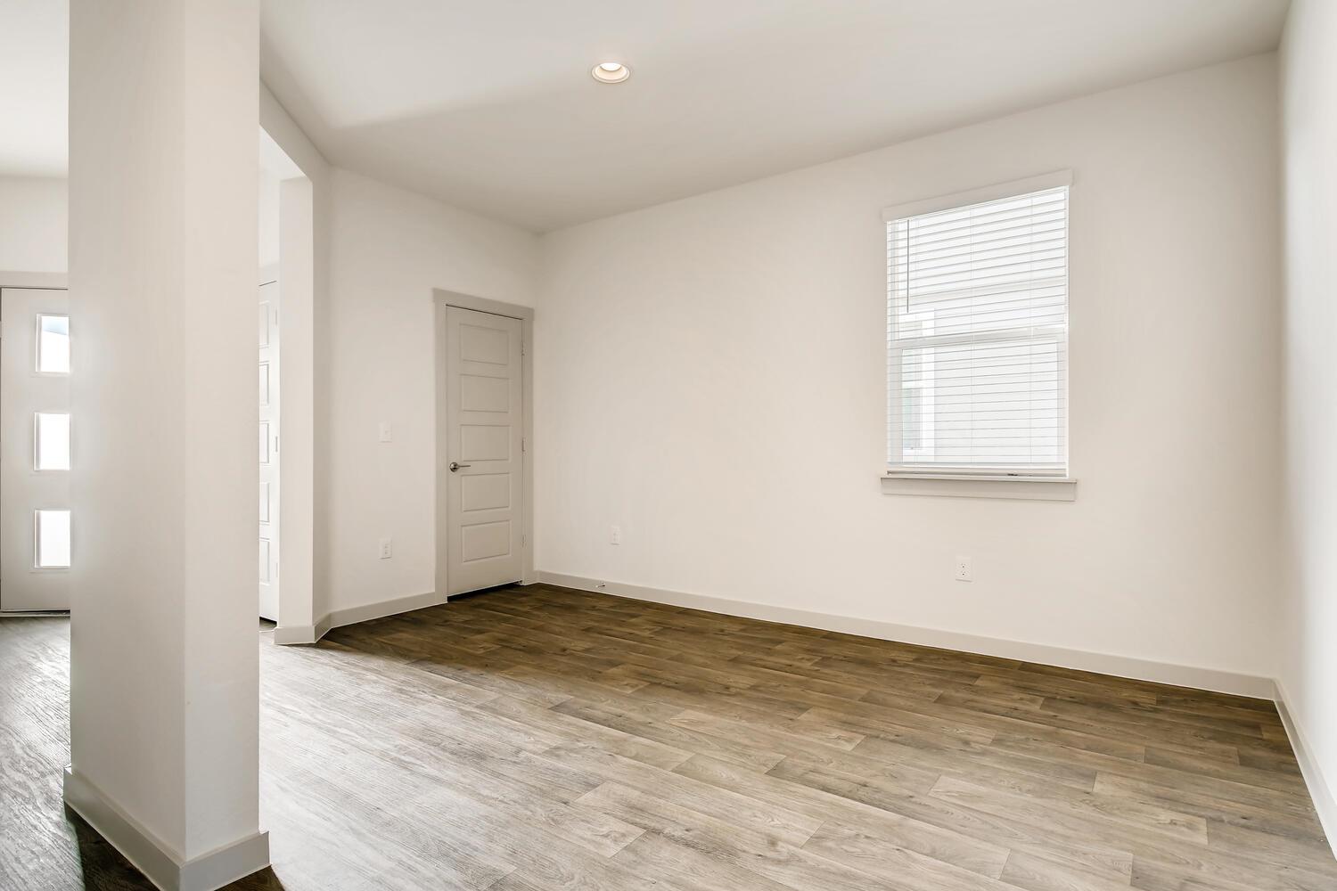 13820 Clerk St Property Photo 2