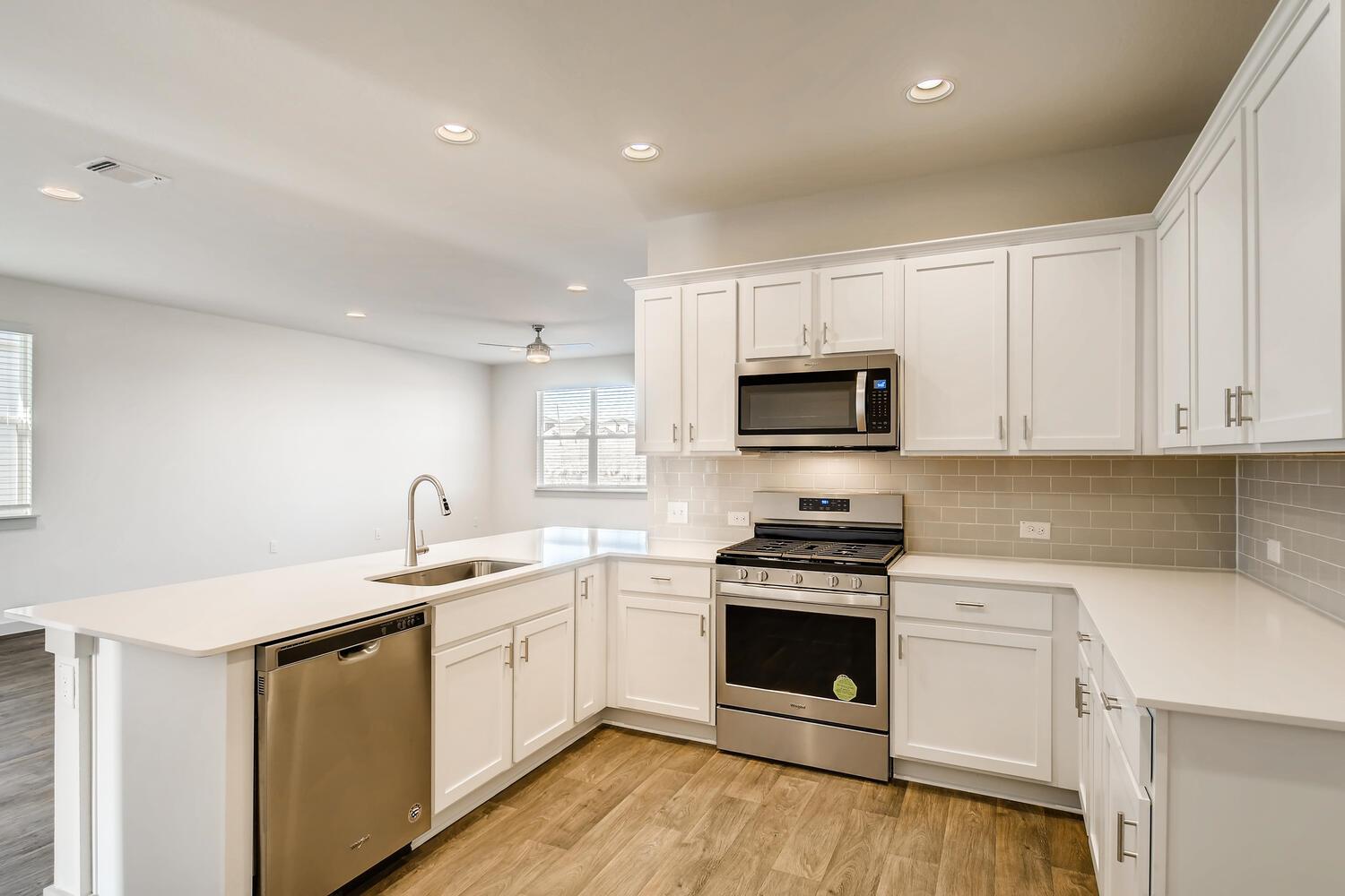 13820 Clerk St Property Photo 3