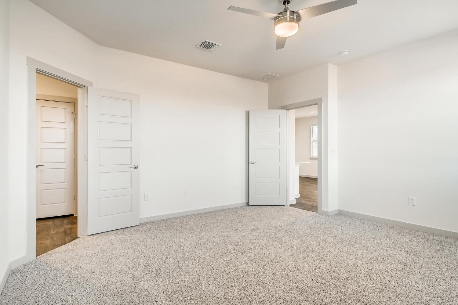 13820 Clerk St Property Photo 5