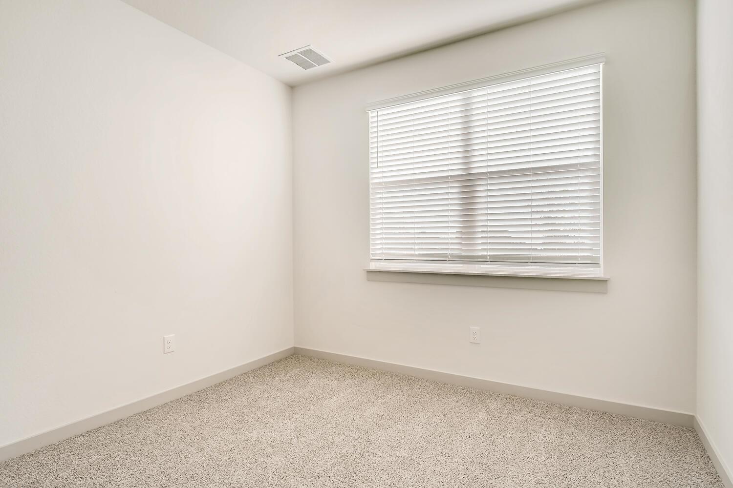 13820 Clerk St Property Photo 10