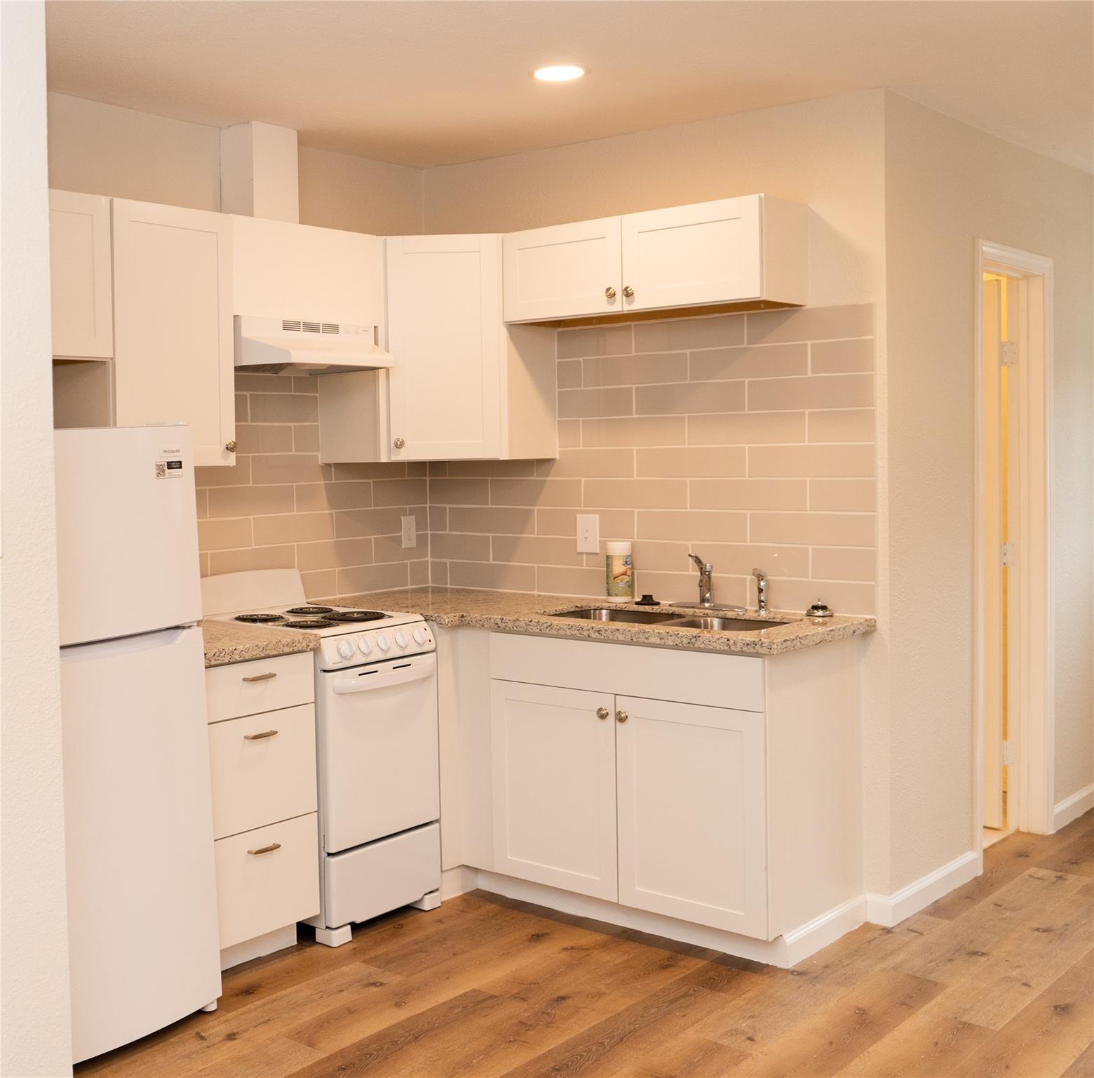 97 Anthony St #b Property Photo 3