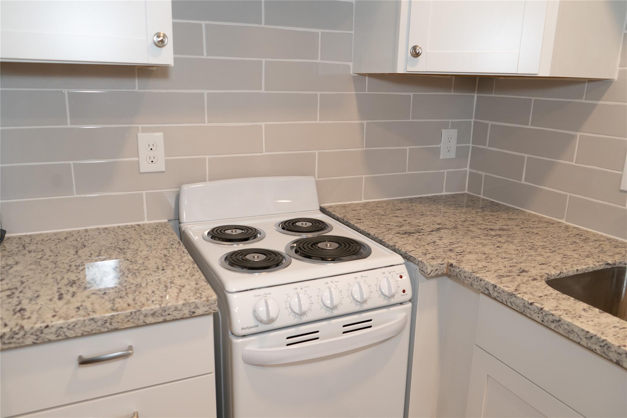 97 Anthony St #b Property Photo 5