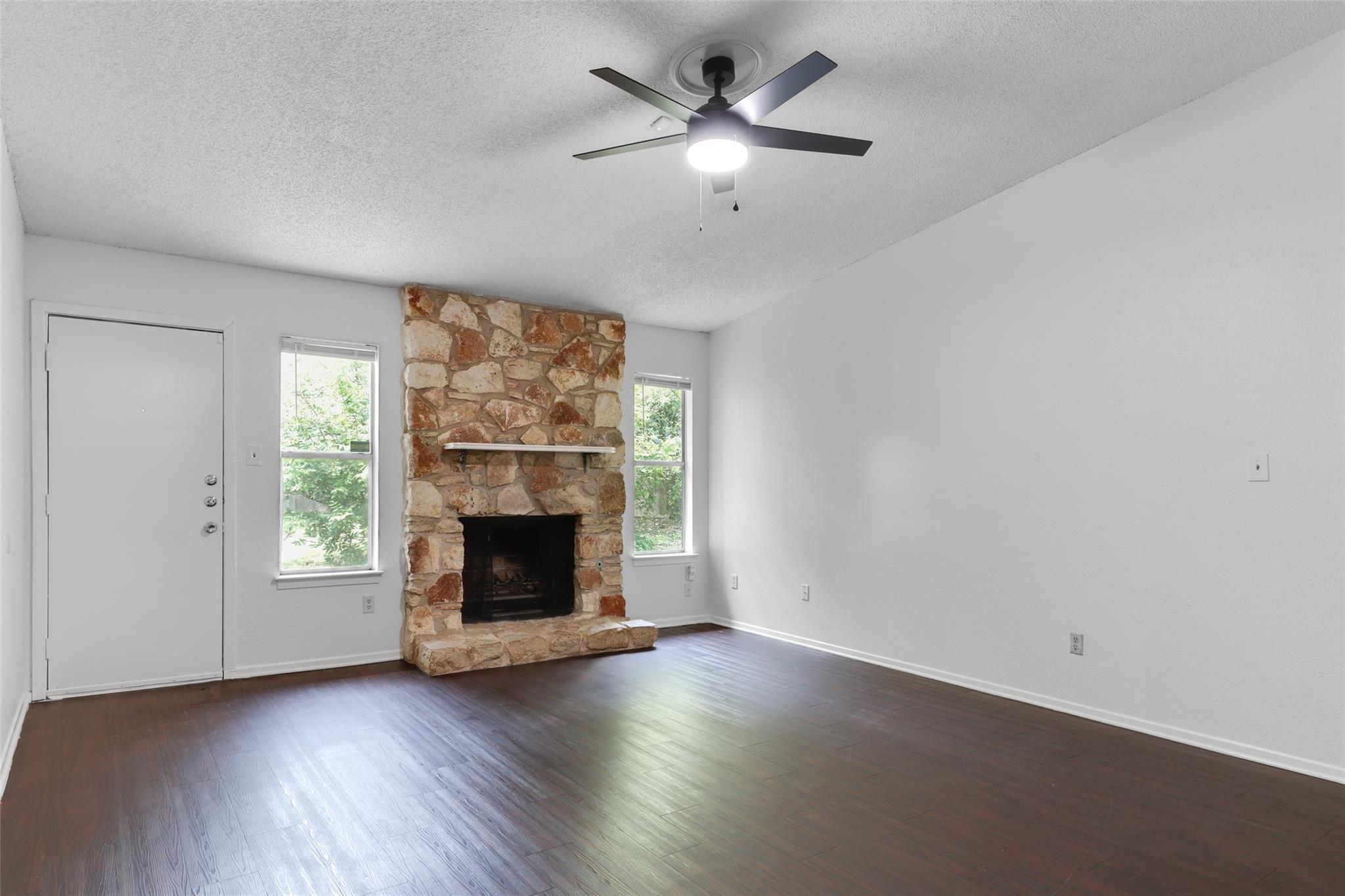 656 Mairo St Property Photo 5