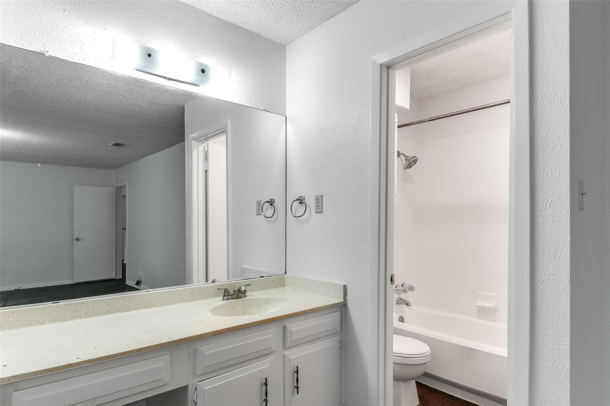 656 Mairo St Property Photo 10