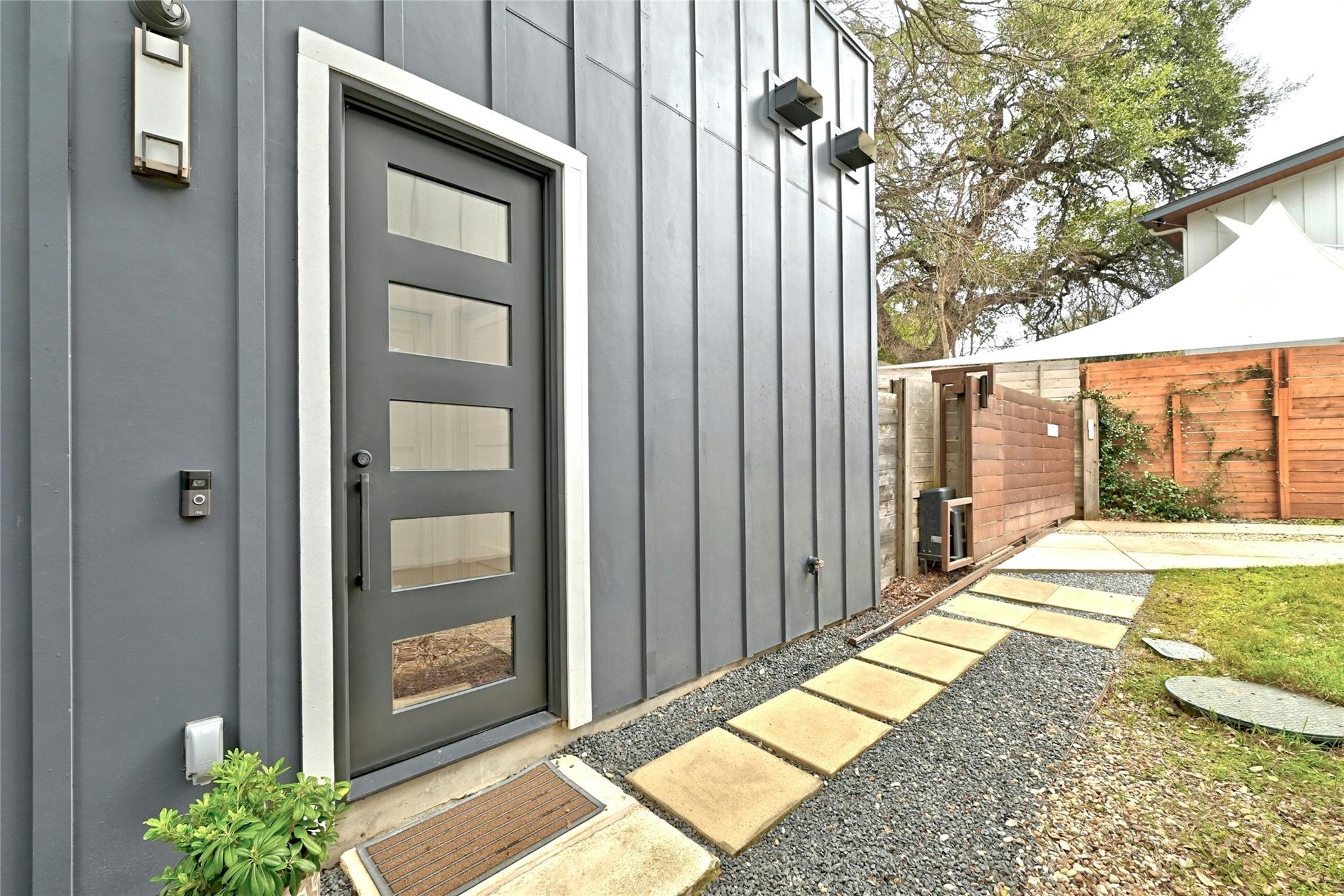 1407 Parkinson Dr 2 Property Photo 2