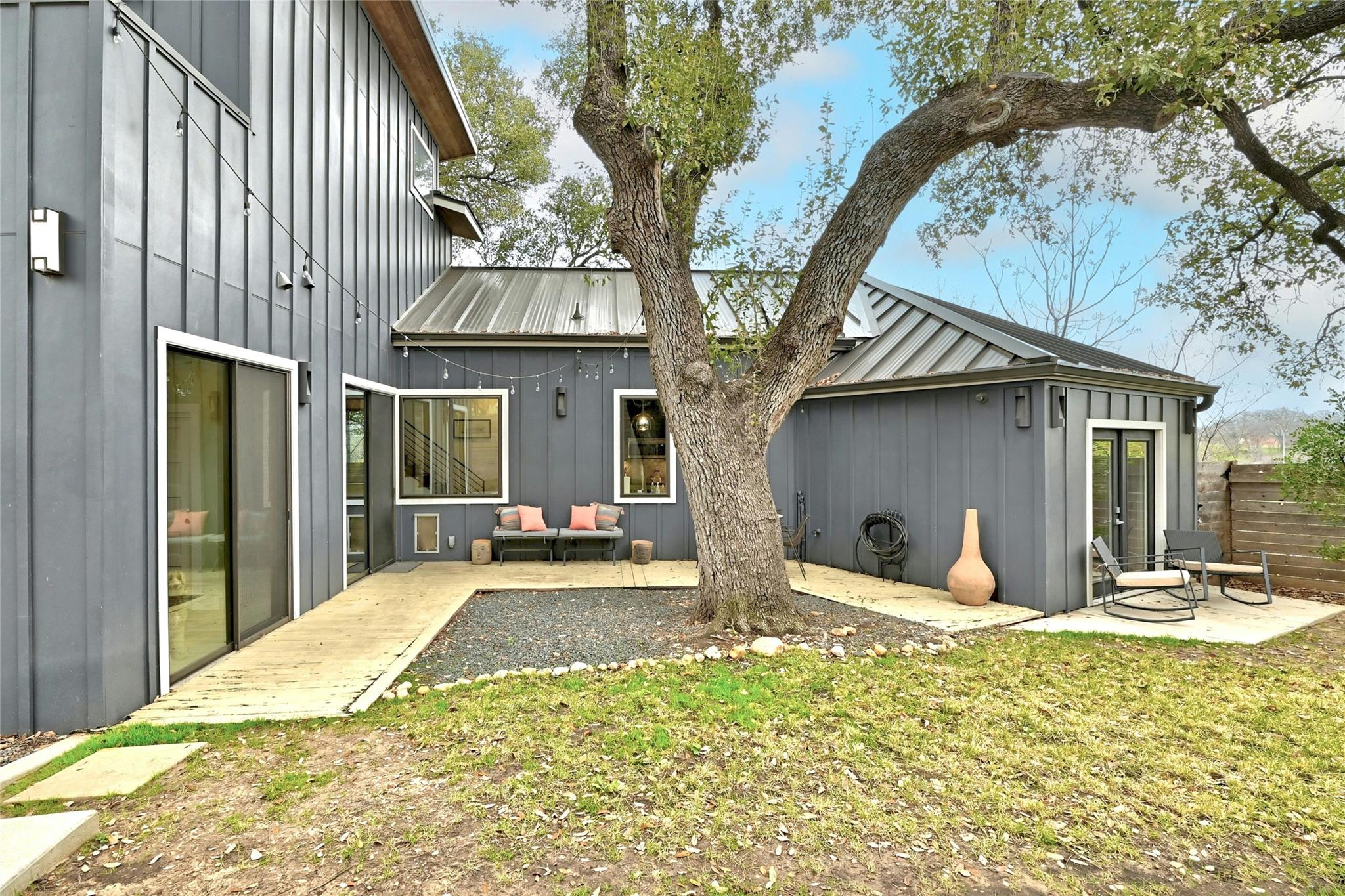 1407 Parkinson Dr 2 Property Photo 22