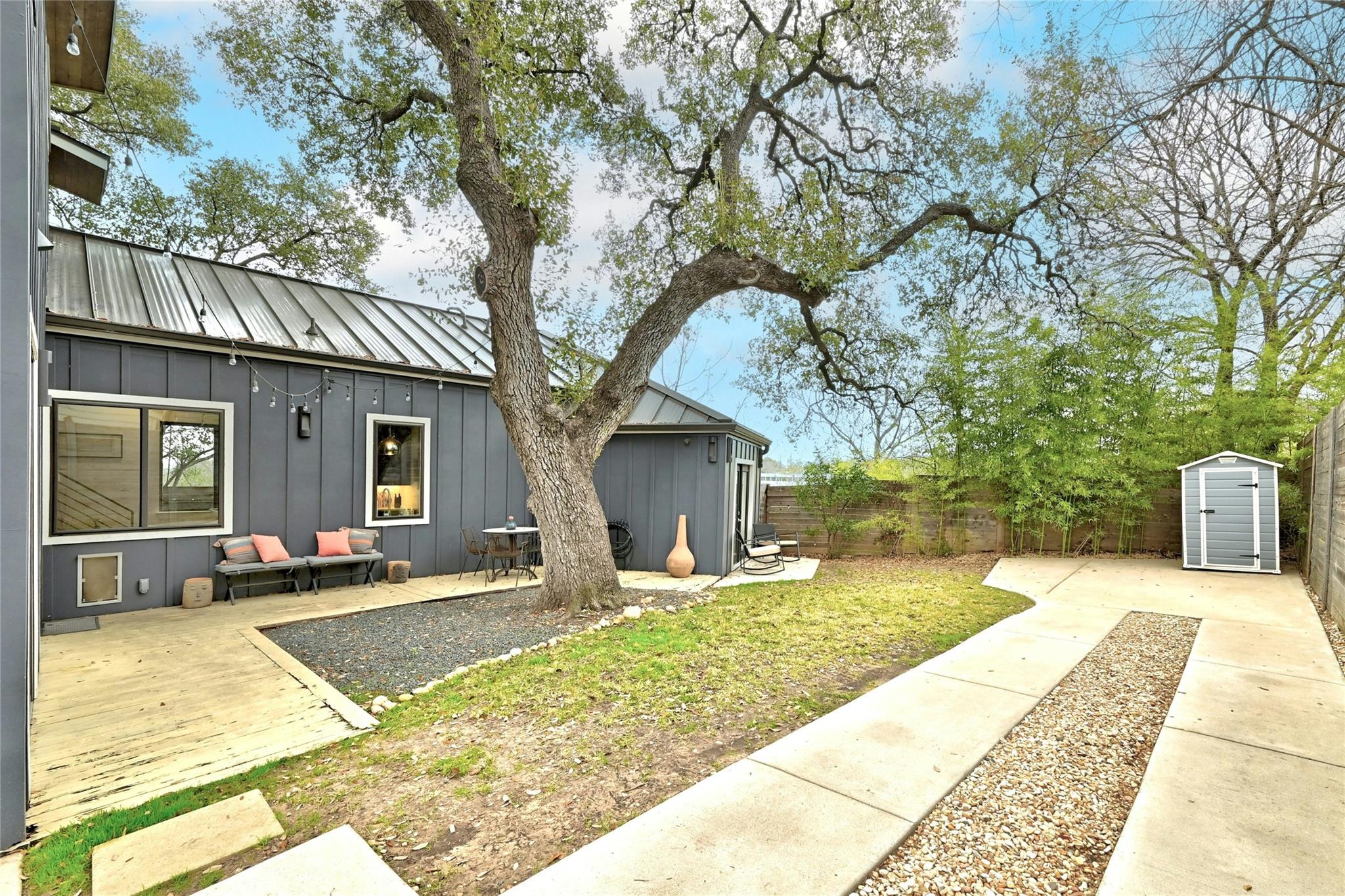 1407 Parkinson Dr 2 Property Photo 24