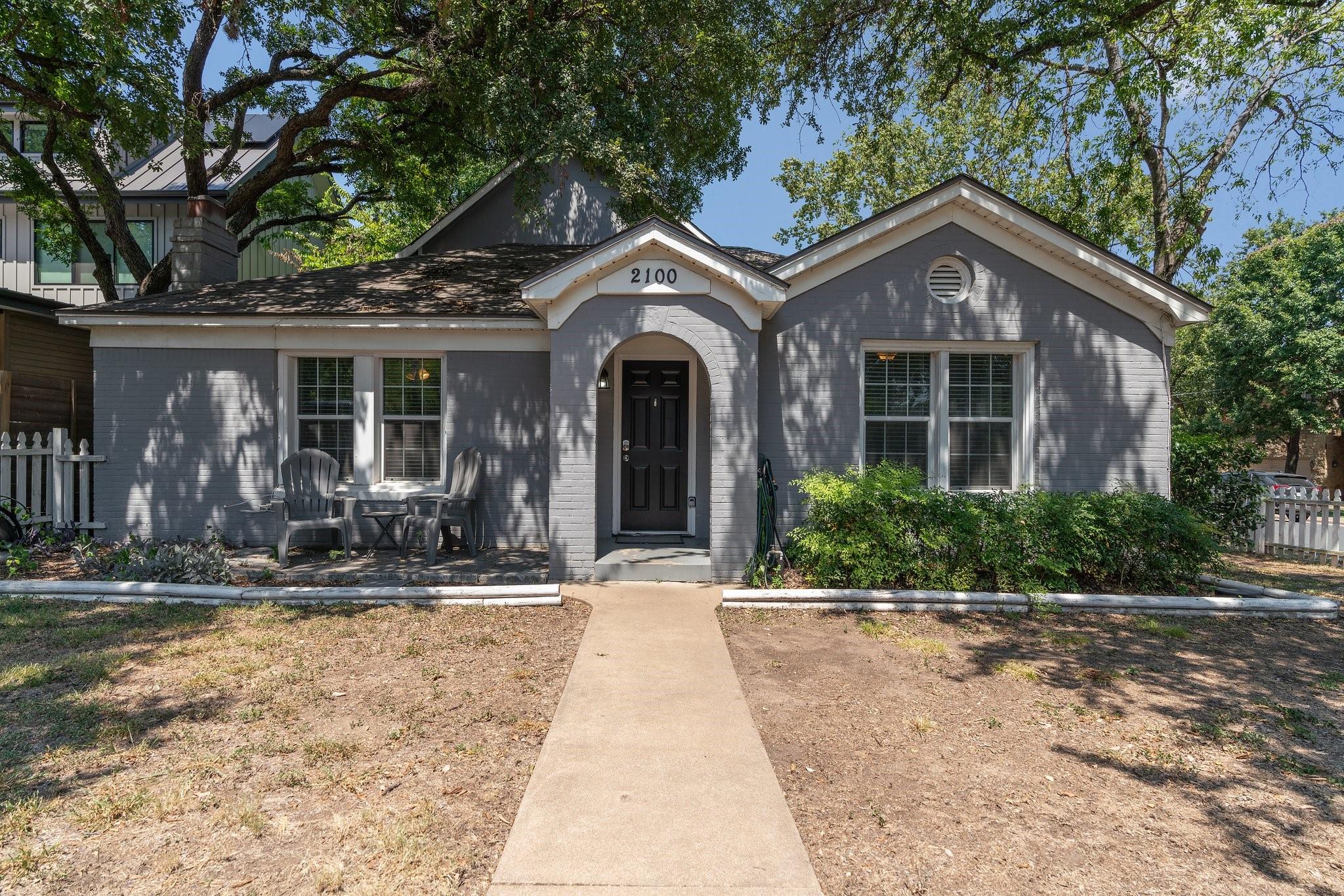 2100 Montclaire St A Property Photo 1