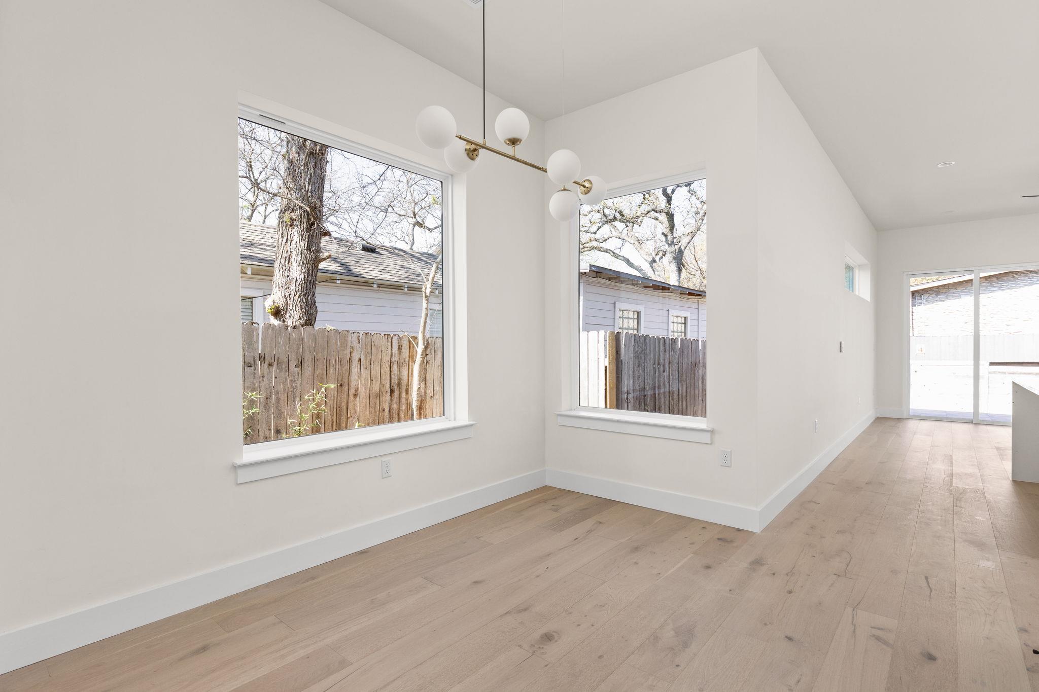 1402 Summit St #b Property Photo 6