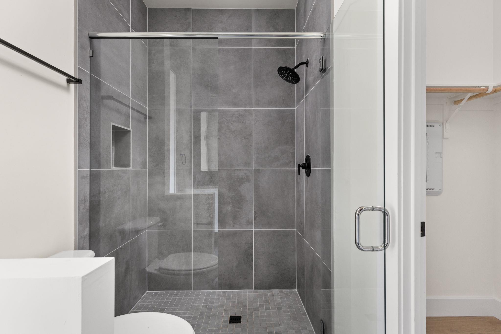 1402 Summit St #b Property Photo 19