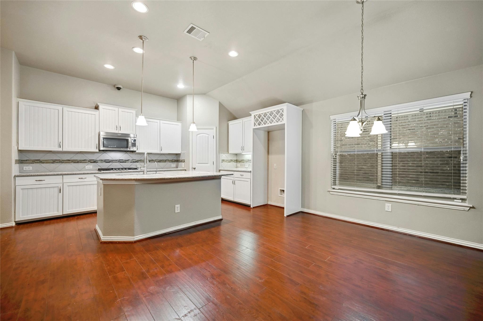553 Hot Spring Vly Property Photo 4