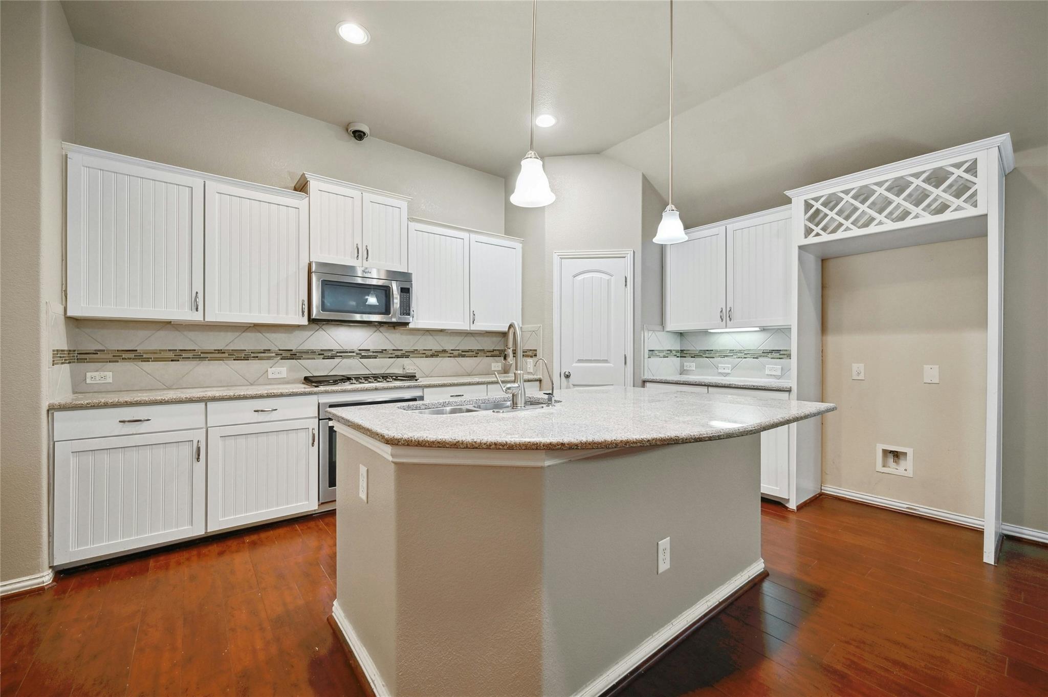 553 Hot Spring Vly Property Photo 5