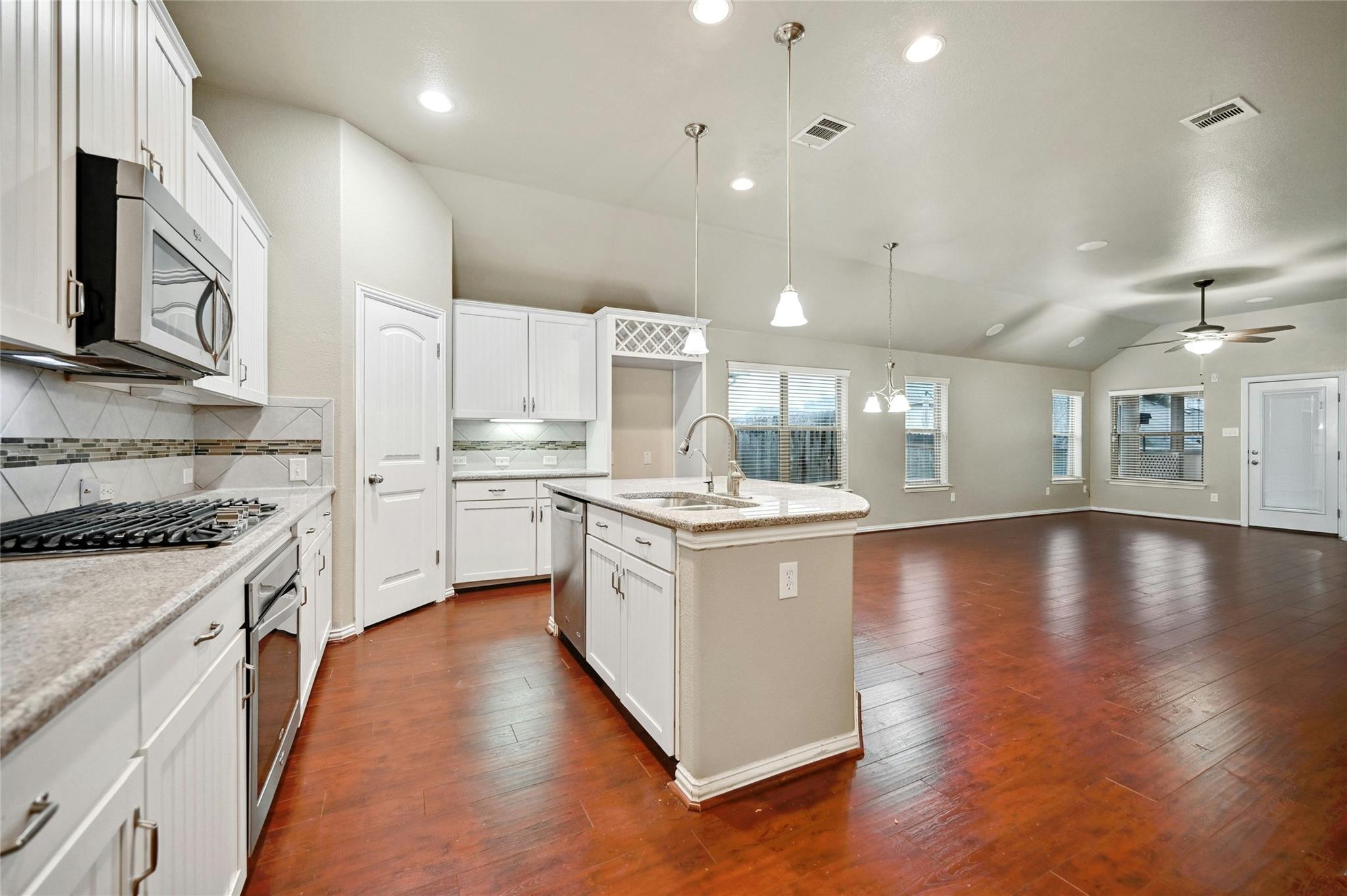 553 Hot Spring Vly Property Photo 7