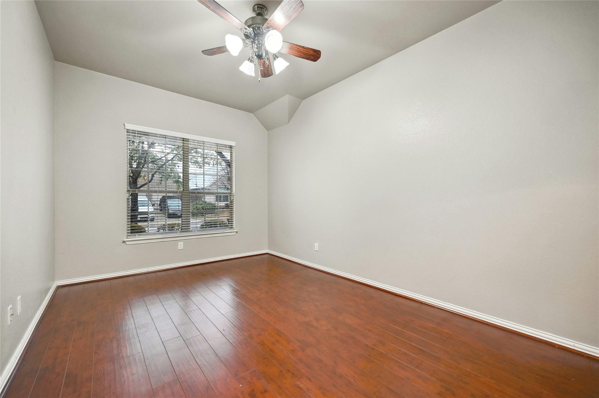 553 Hot Spring Vly Property Photo 8
