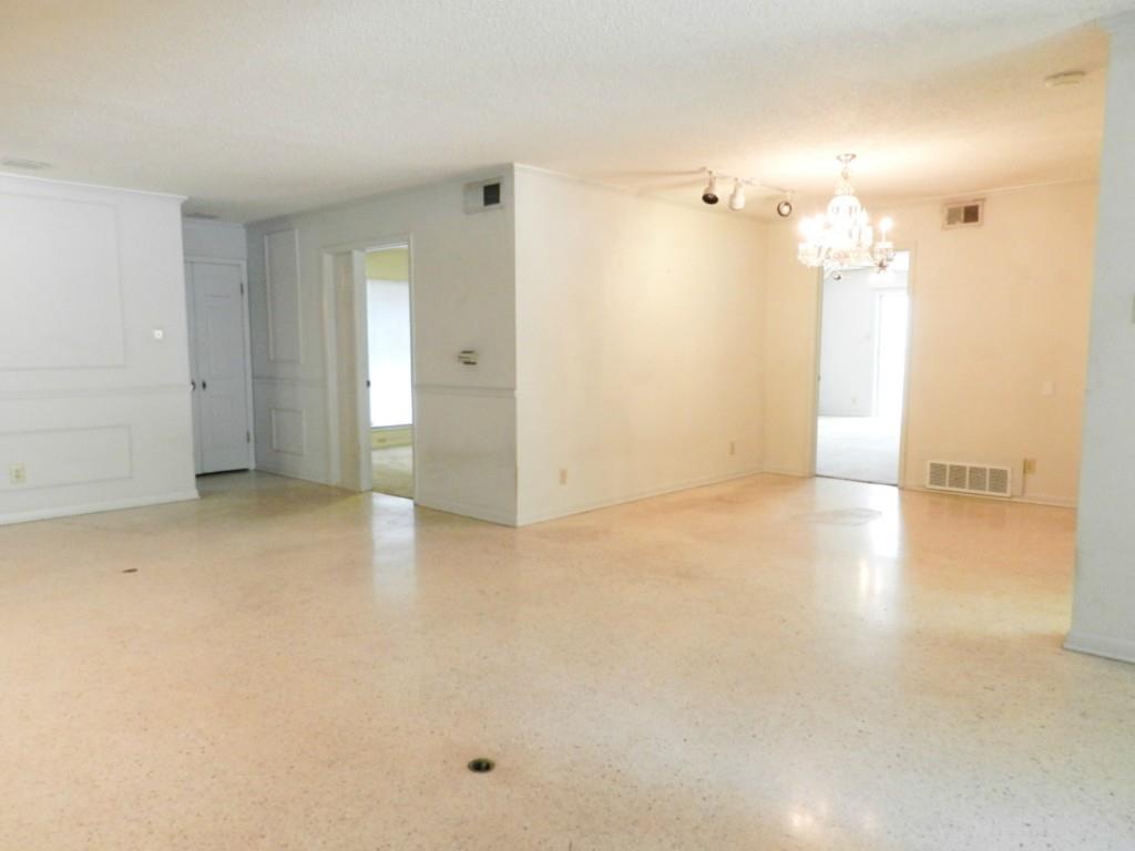 3713 Meredith St Property Photo 8