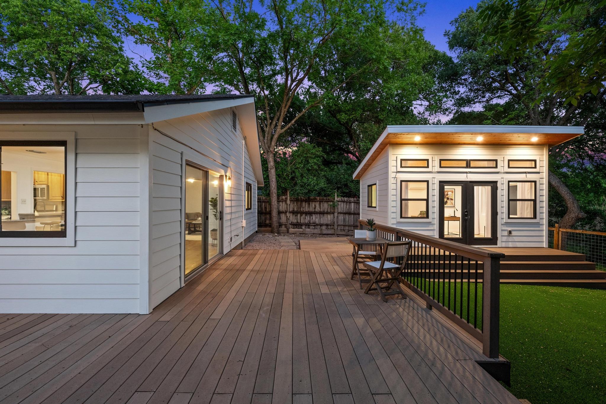 5229 Meadow Creek Dr Property Photo 1