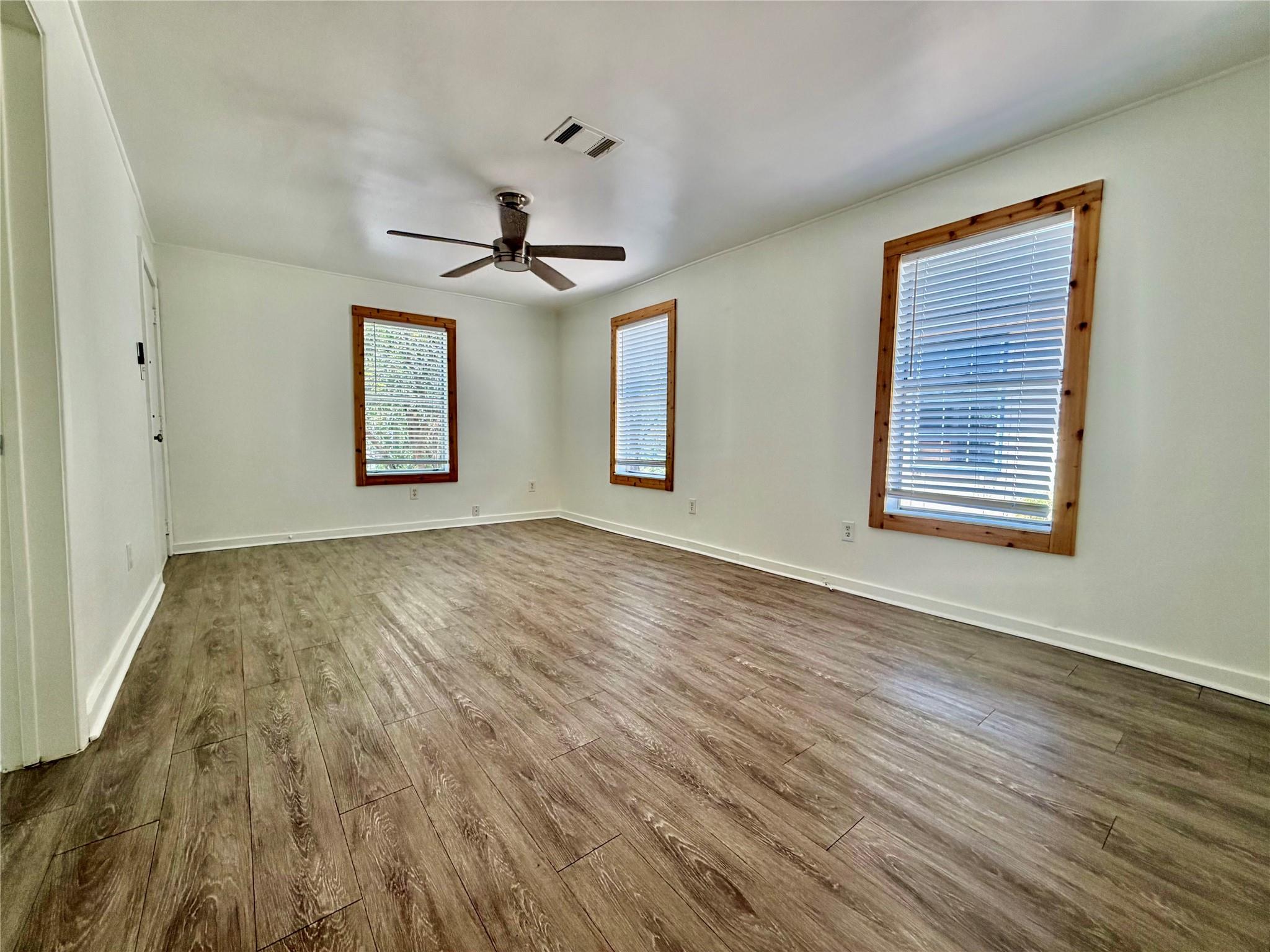1203 Olander St Property Photo 3