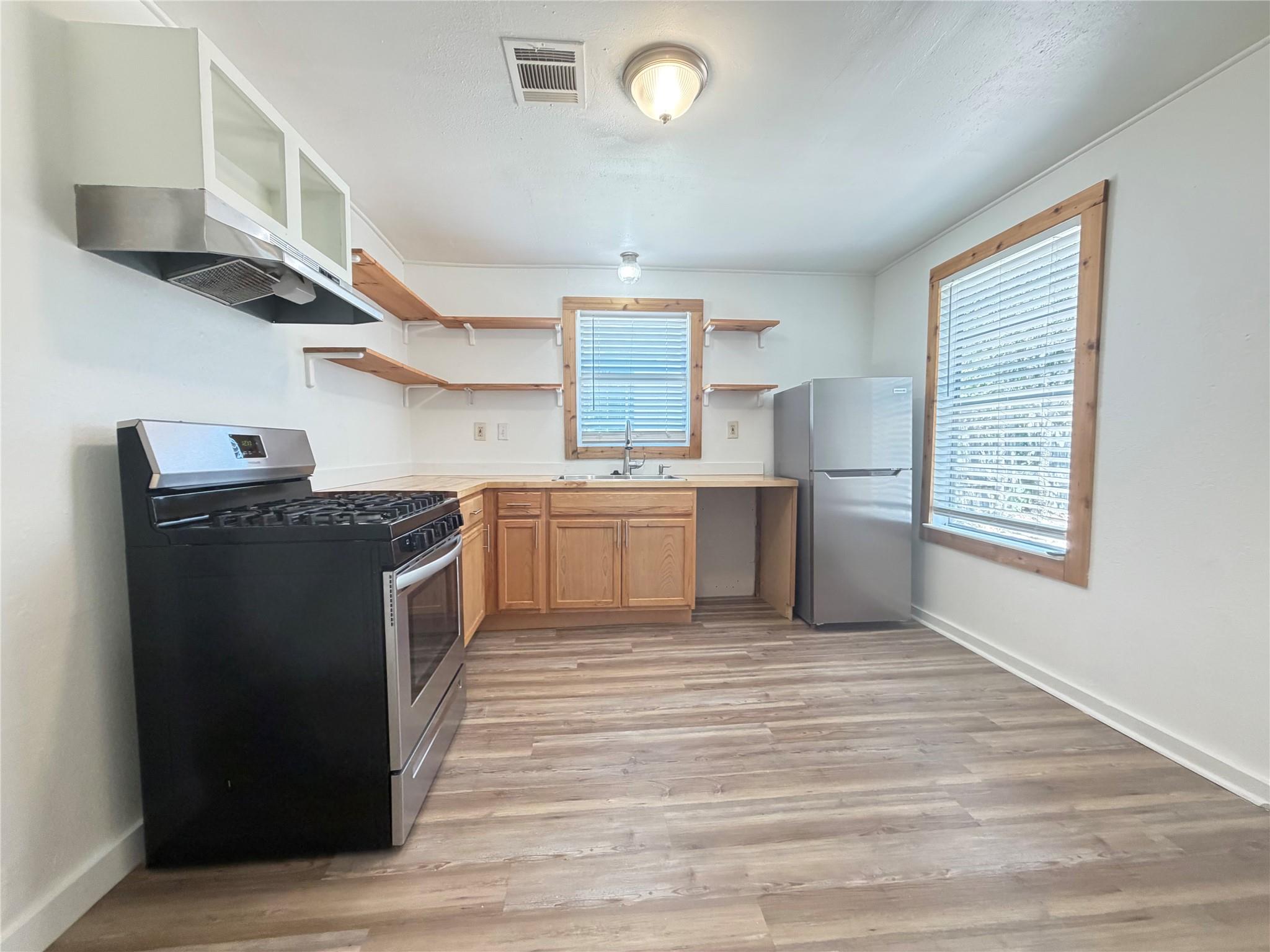 1203 Olander St Property Photo 4