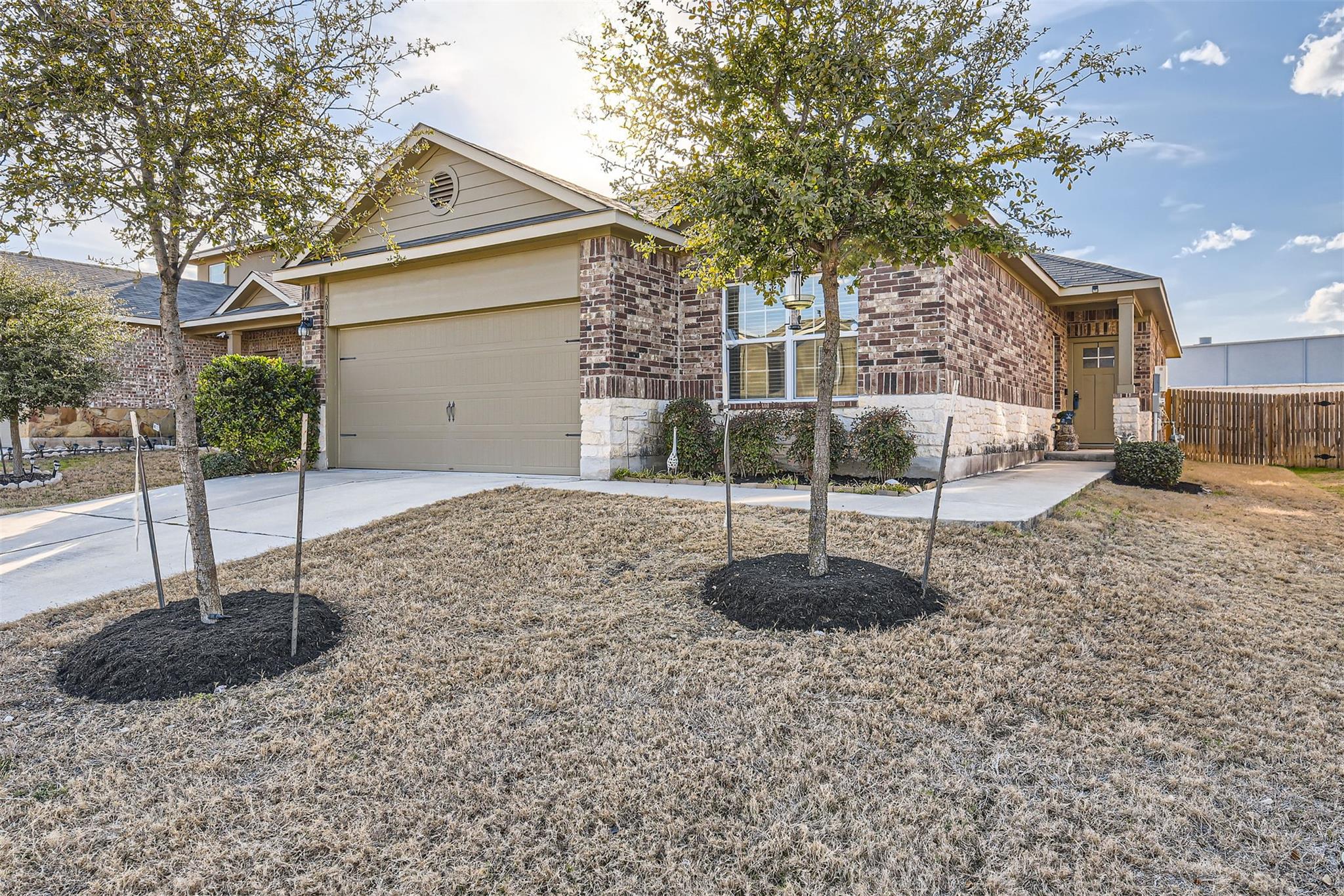 3013 Blantyre Bnd Property Photo