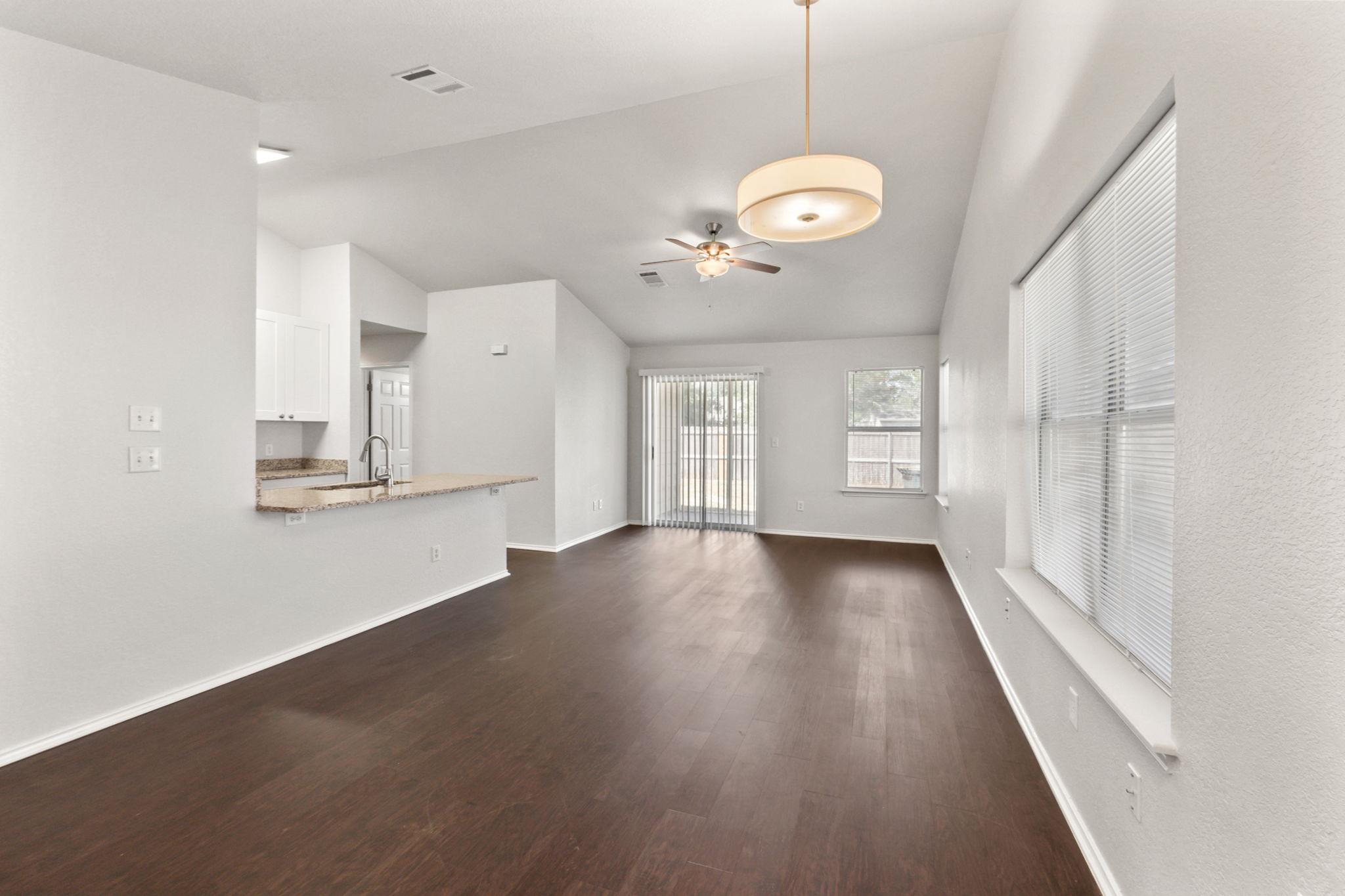 160 Prairie Springs Loop Property Photo 6