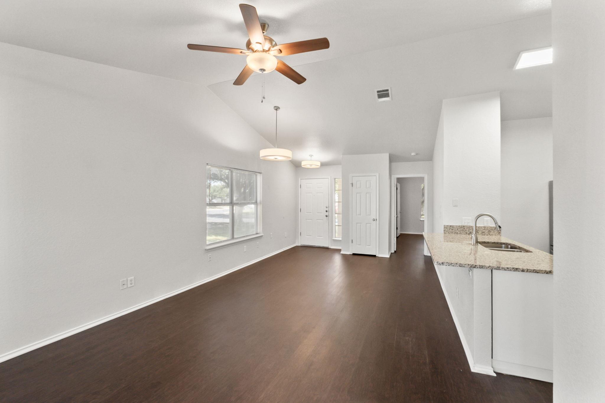 160 Prairie Springs Loop Property Photo 9