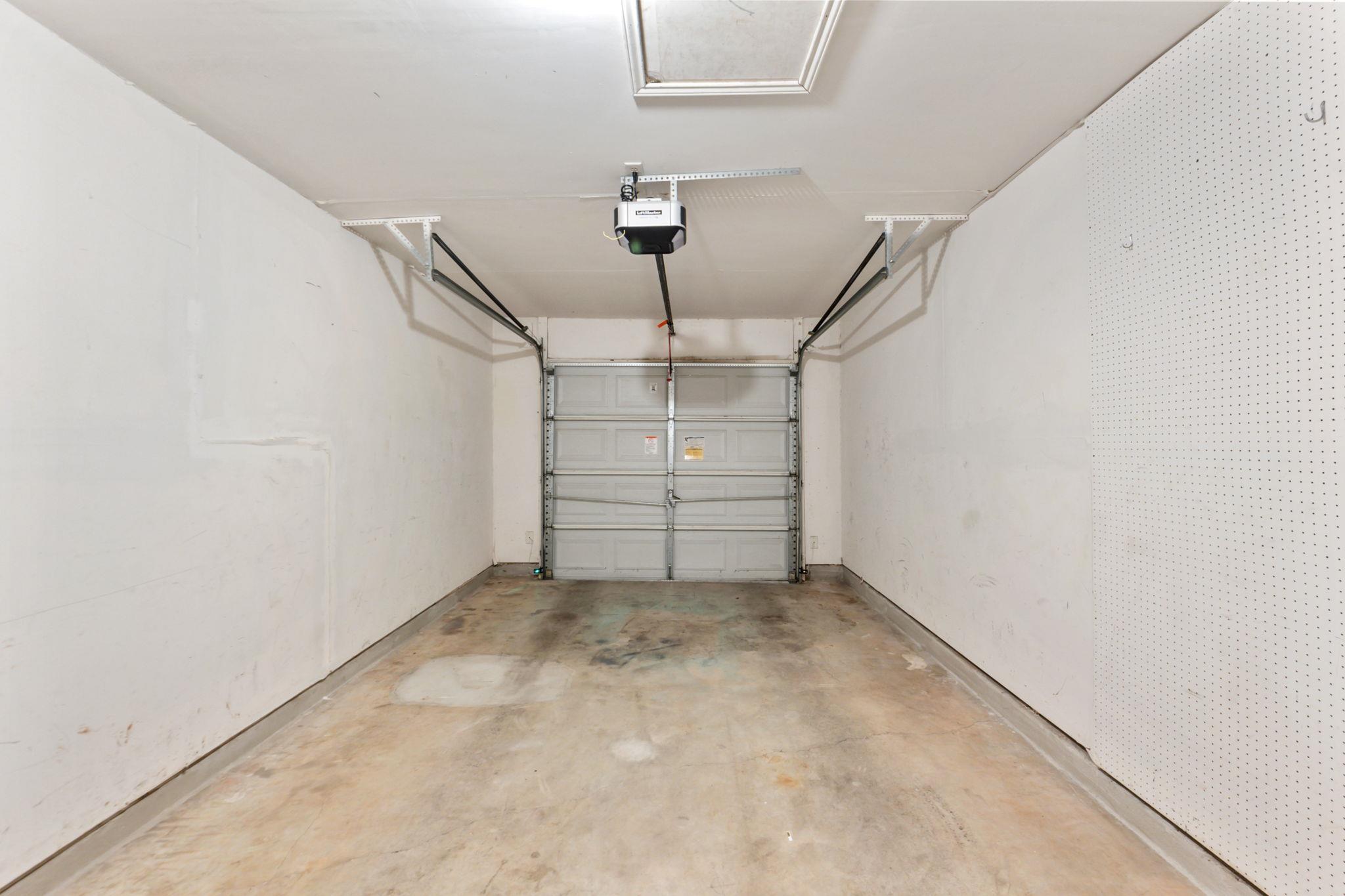 160 Prairie Springs Loop Property Photo 28