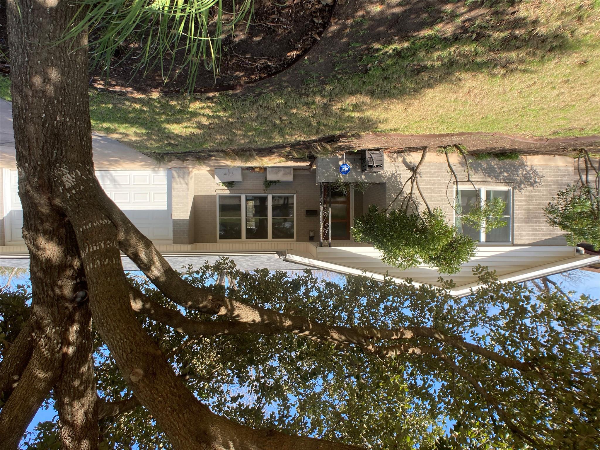8008 Burrell Dr Property Photo