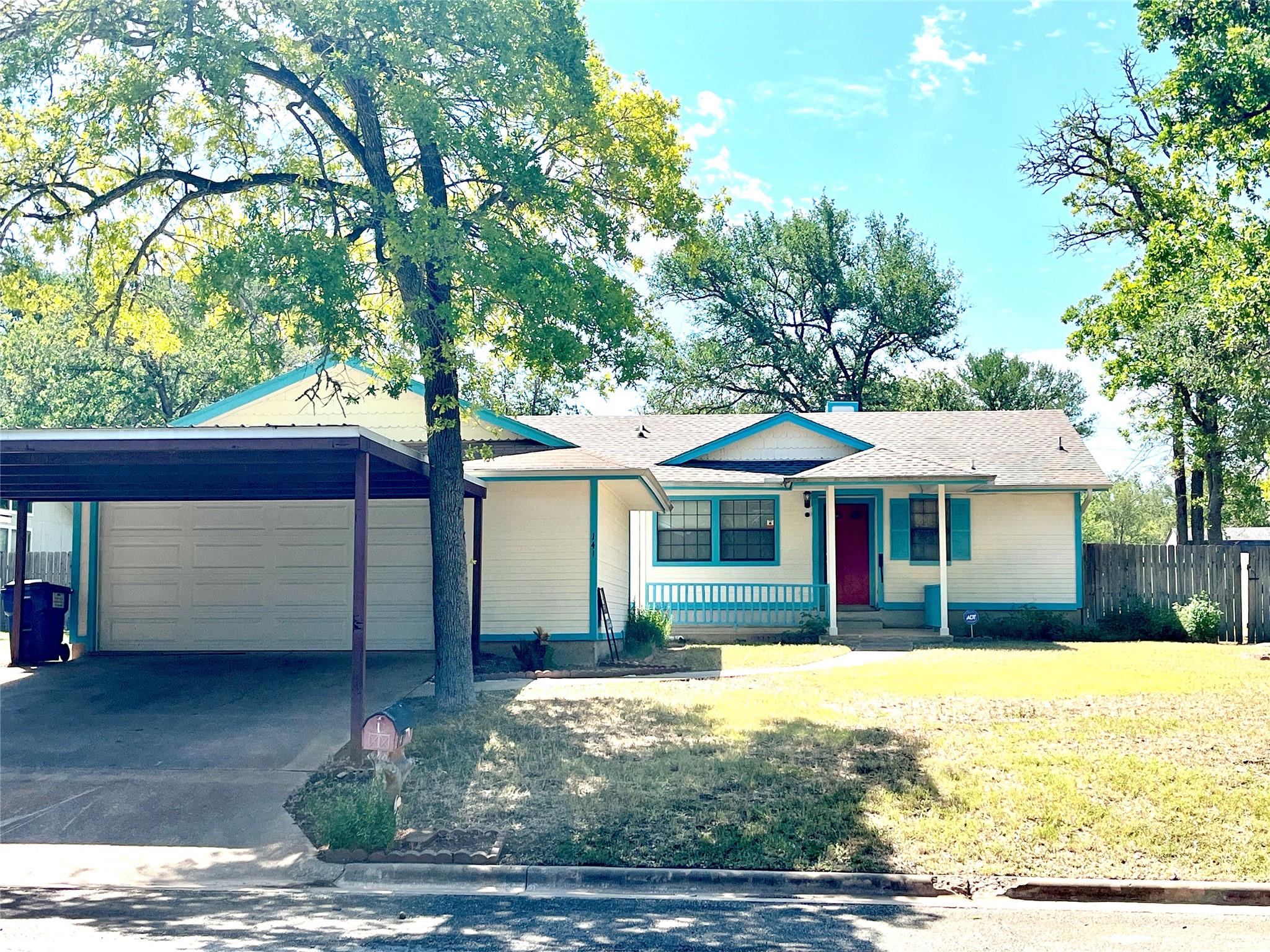 141 Live Oak Dr Property Photo 1