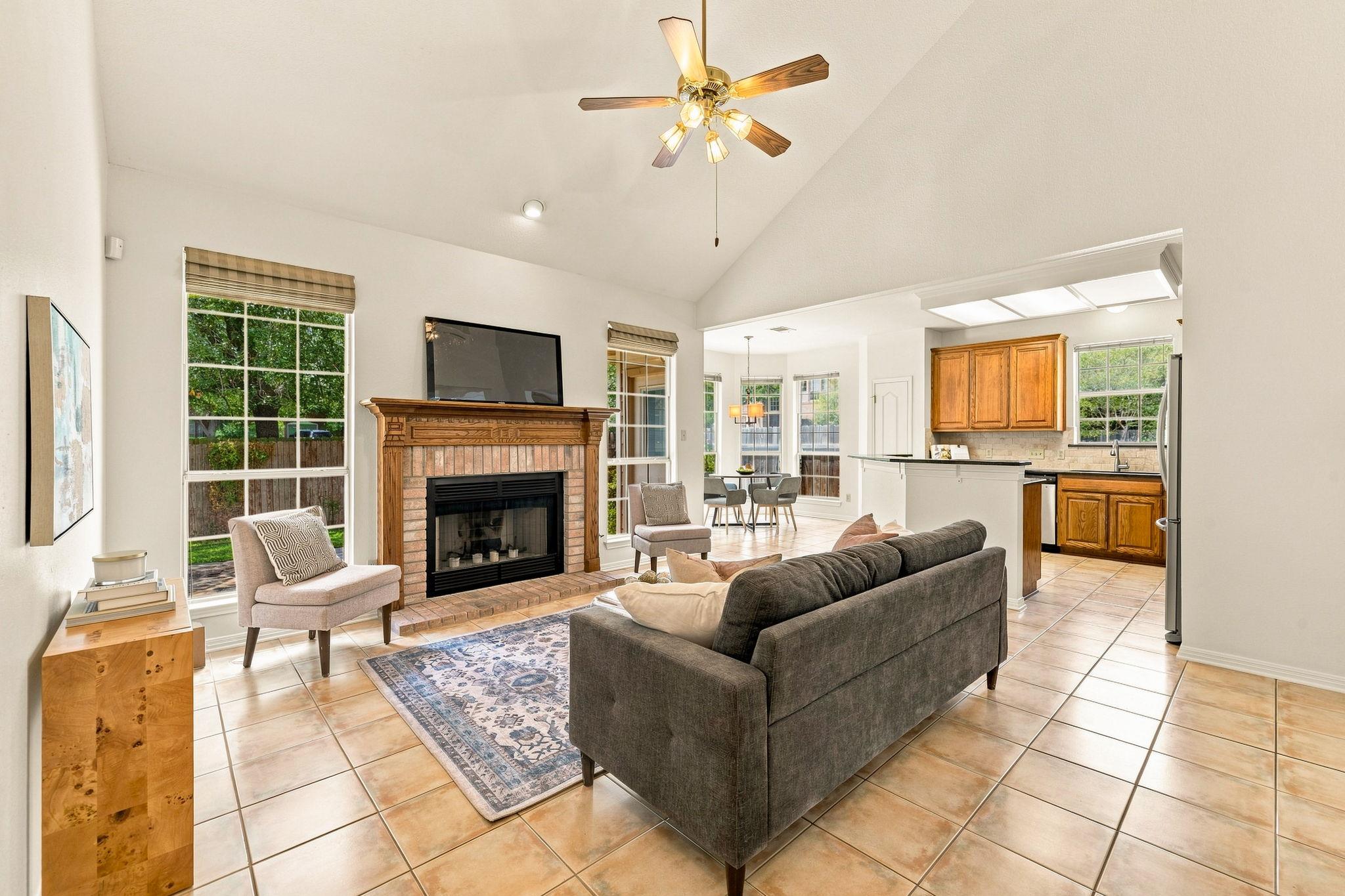 7808 Cheno Cortina Trl Property Photo 5
