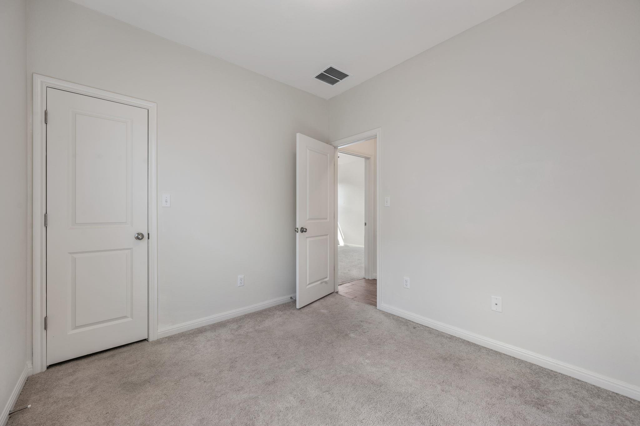 2805 Seneca Path #31 Property Photo 24