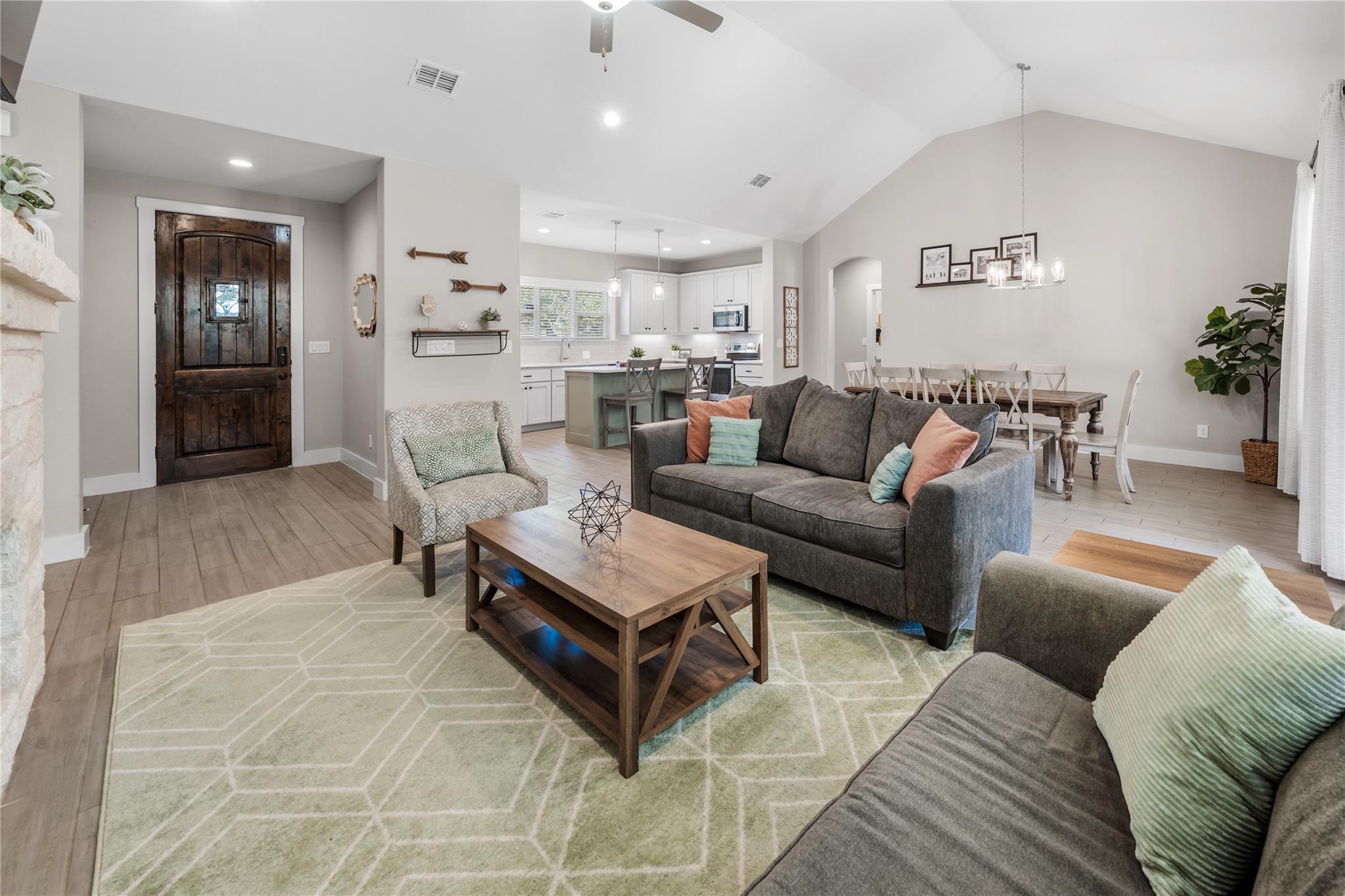 1411 Rocky Ridge Loop Property Photo 6