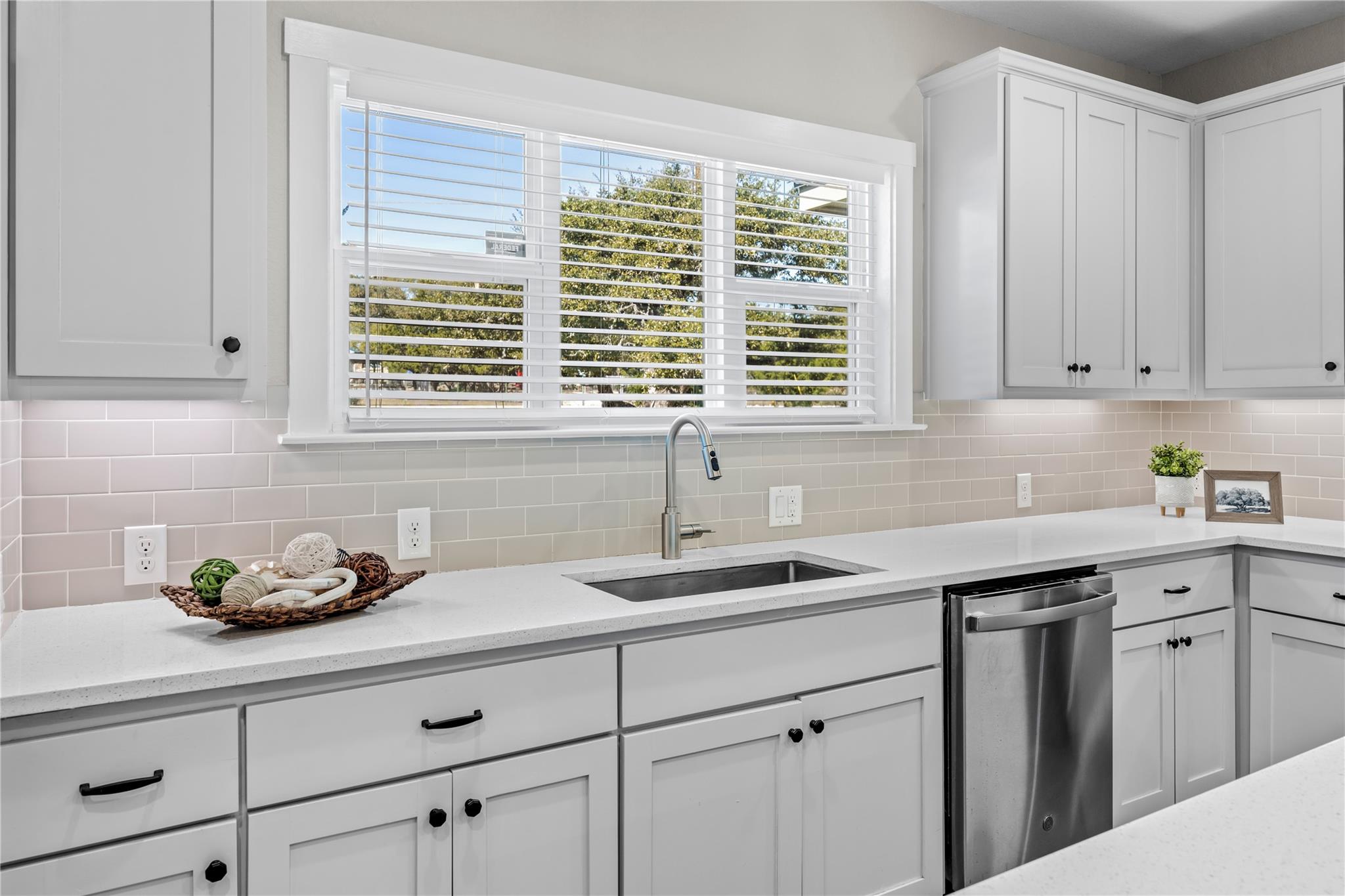 1411 Rocky Ridge Loop Property Photo 8