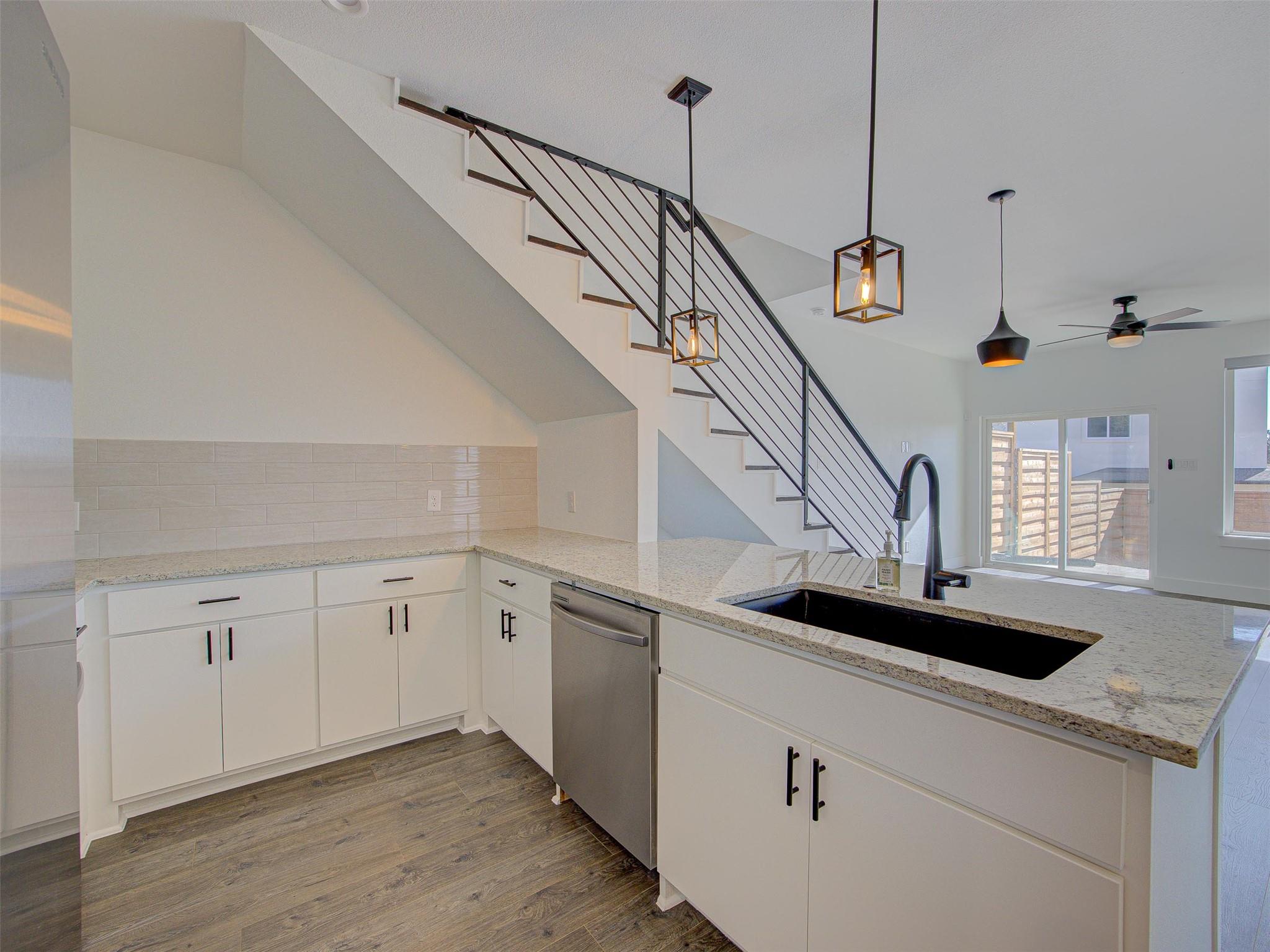 20507 Bonanza St #b Property Photo 11